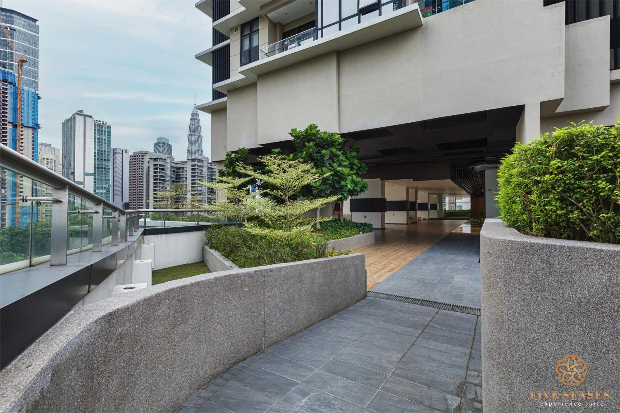 The Manor Residence Klcc By Five Senses Kuala Lumpur Exterior photo